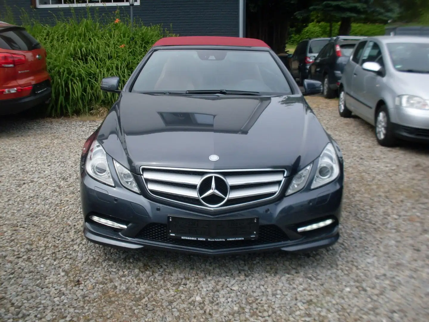Mercedes-Benz E 250 E -Klasse Cabrio CGI BlueEfficiency Avantg Grau - 1