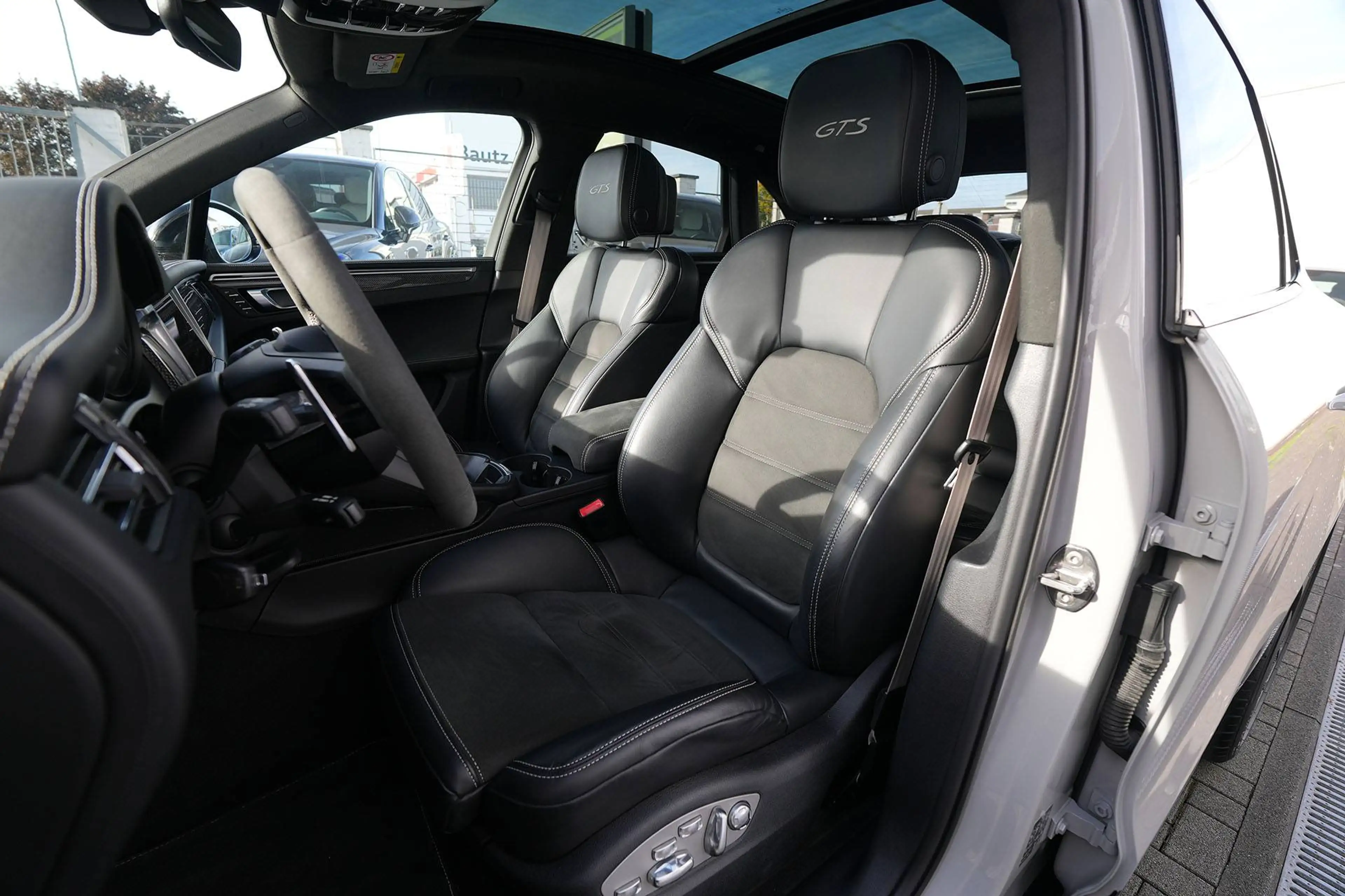 Porsche Macan Macan GTS MY24-KREIDE-ACC-LUFTF.-PANO-CARBON-BOSE-21"GT — photo 5
