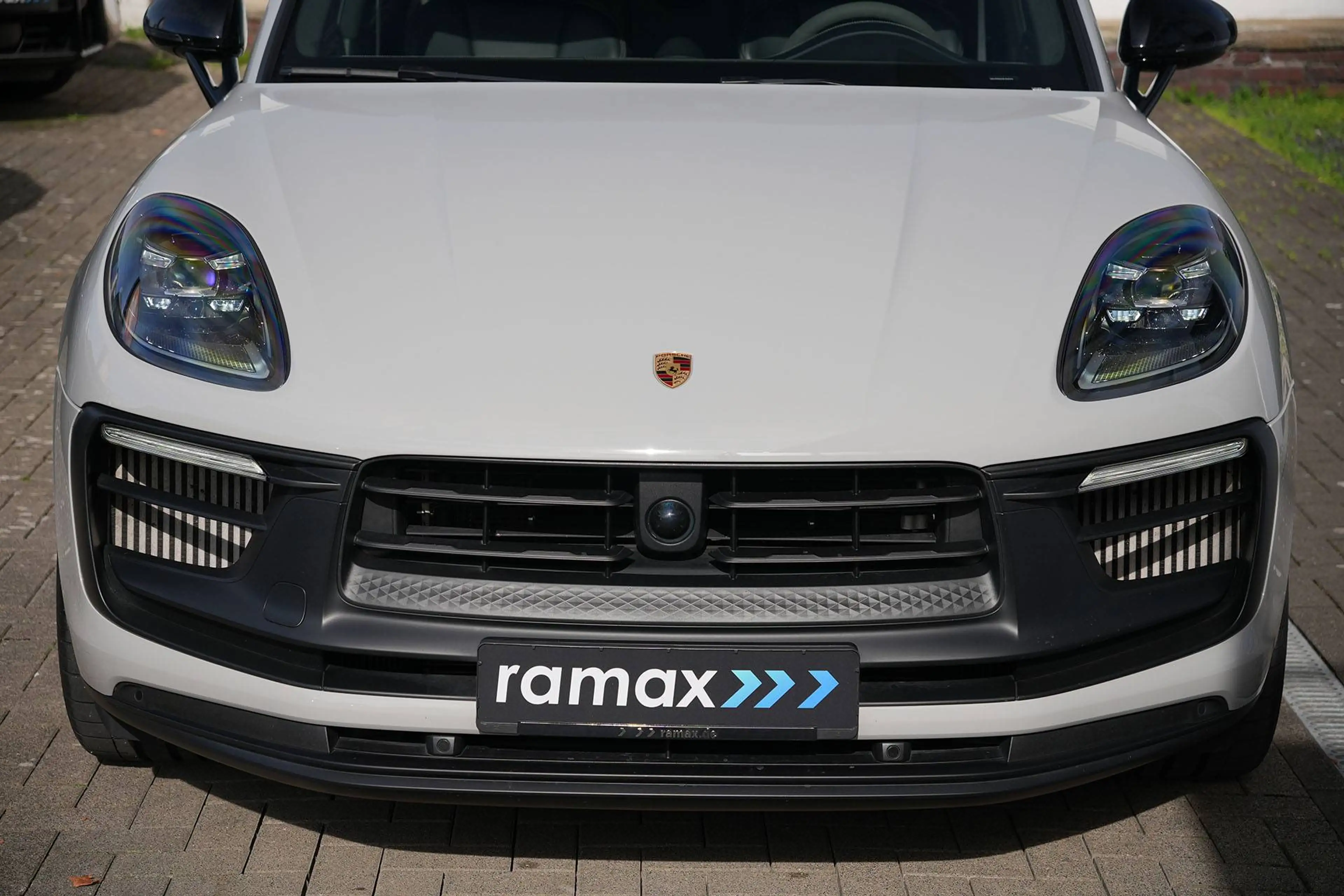 Porsche Macan Macan GTS MY24-KREIDE-ACC-LUFTF.-PANO-CARBON-BOSE-21"GT — photo 46