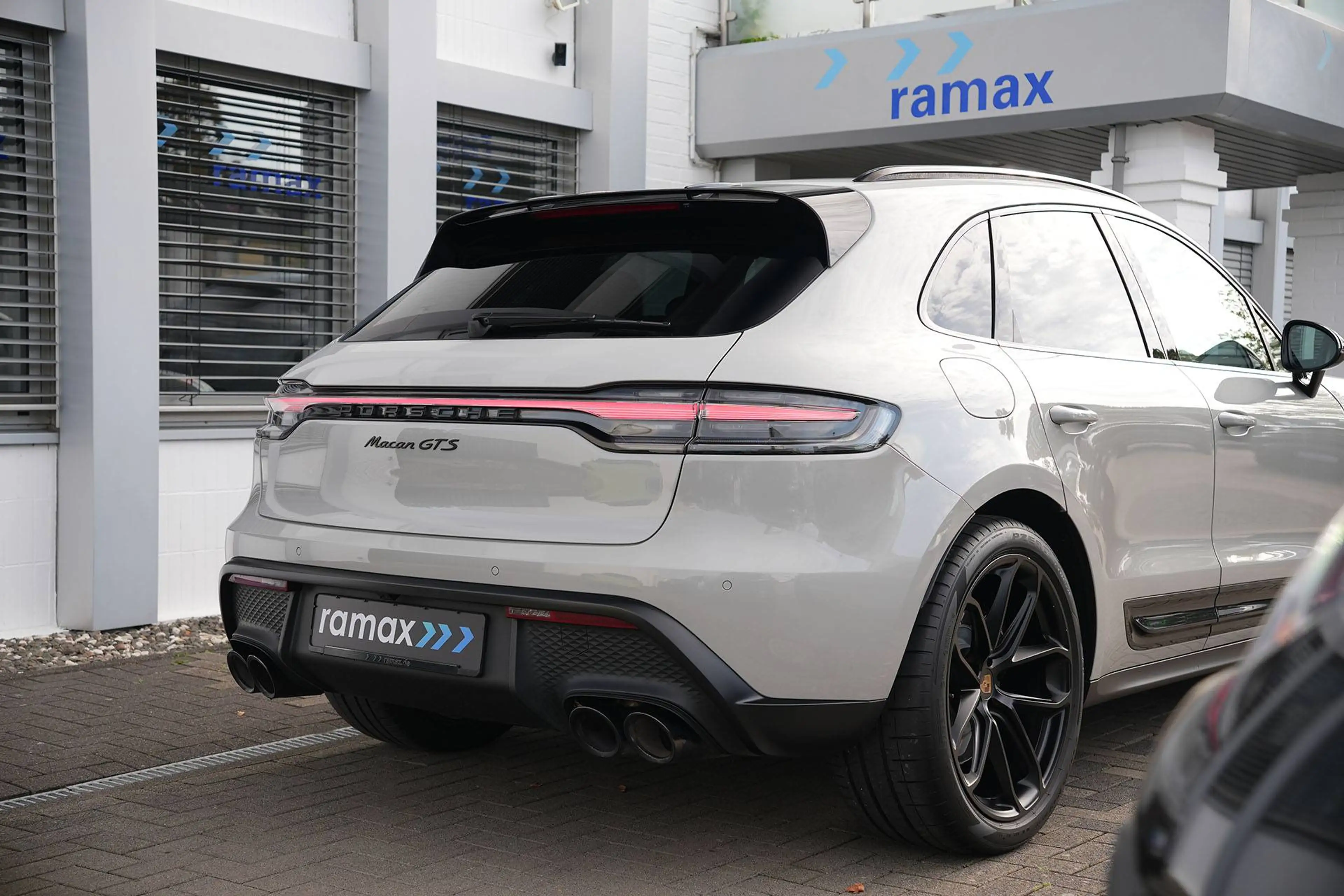 Porsche Macan Macan GTS MY24-KREIDE-ACC-LUFTF.-PANO-CARBON-BOSE-21"GT — photo 7
