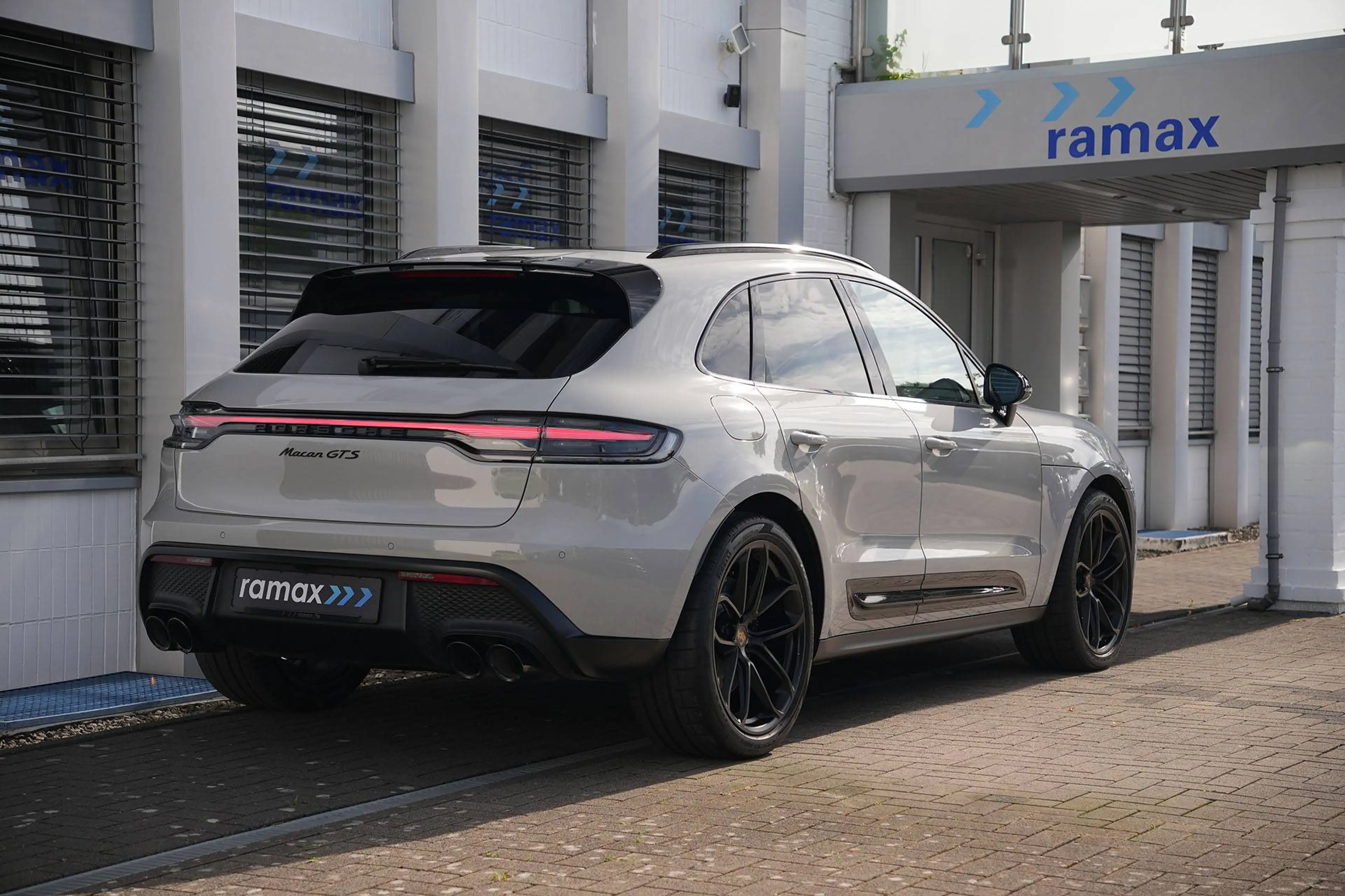Porsche Macan Macan GTS MY24-KREIDE-ACC-LUFTF.-PANO-CARBON-BOSE-21"GT — photo 48