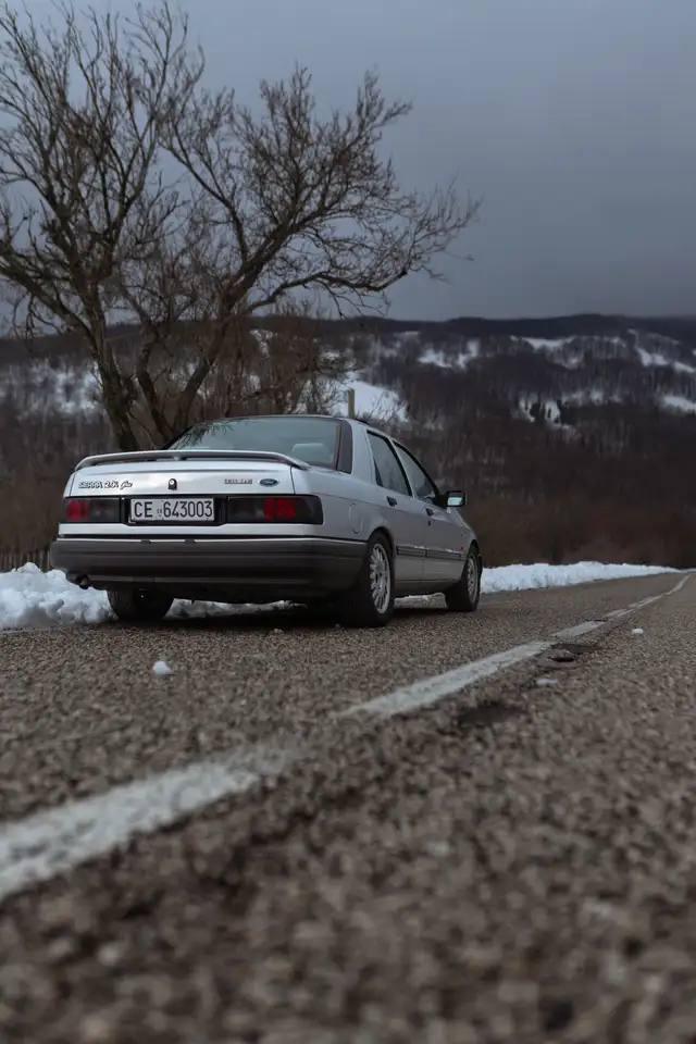 Ford Sierra 4p 2.0i twin cam Ghia, foto 4