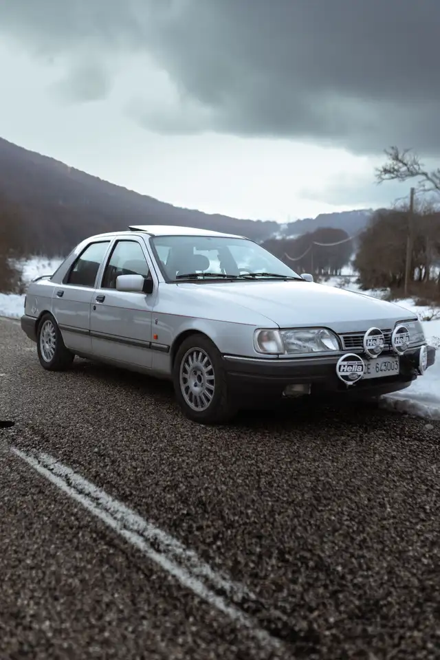 Ford Sierra 4p 2.0i twin cam Ghia, foto 2