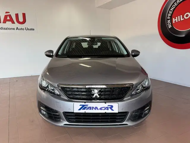 Peugeot 308 view 2