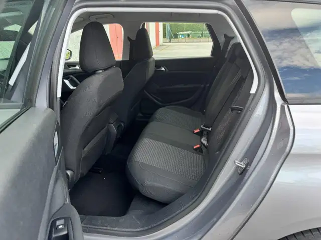 Peugeot 308 view 7