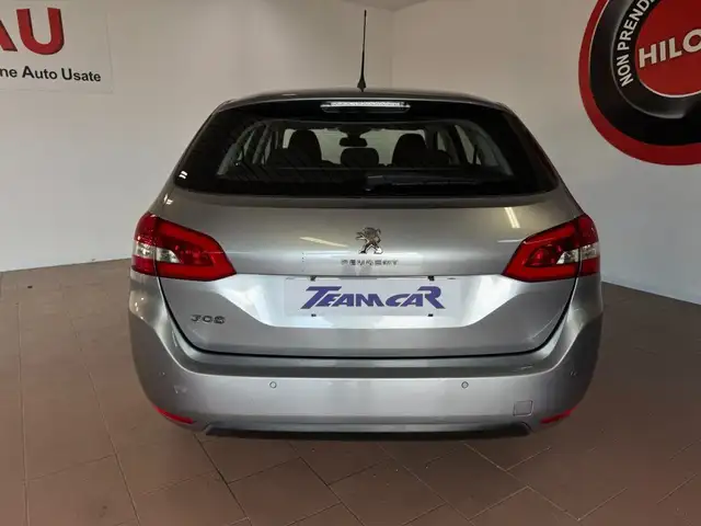 Peugeot 308 view 4