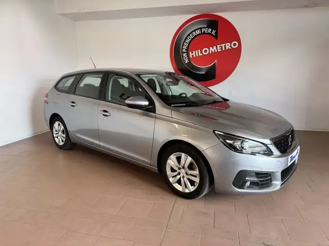 Peugeot 308 main image