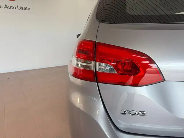 Peugeot 308 view 13