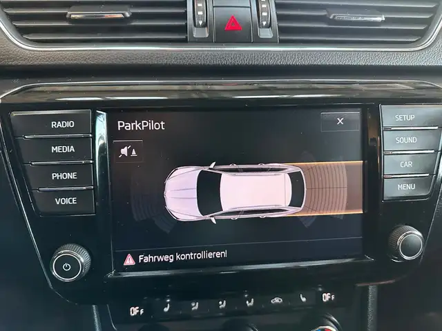 Skoda Superb view 13