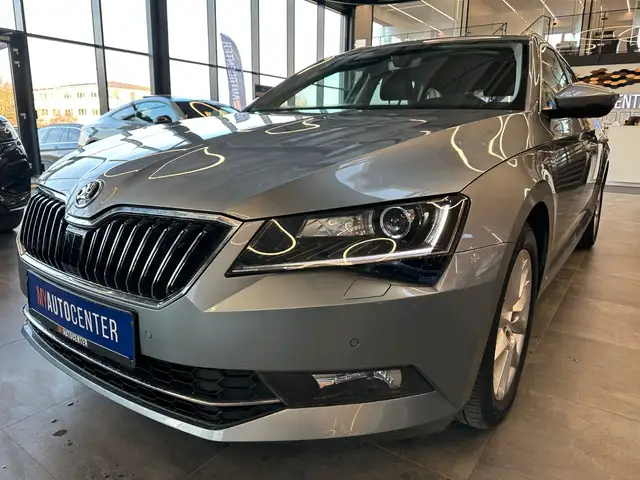 Skoda Superb view 4