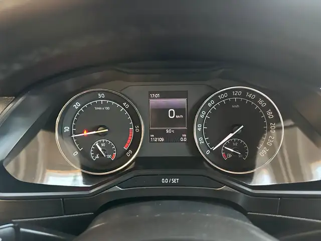 Skoda Superb view 11