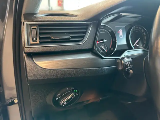 Skoda Superb view 9