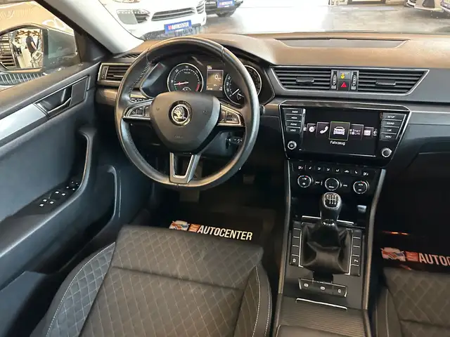 Skoda Superb view 6