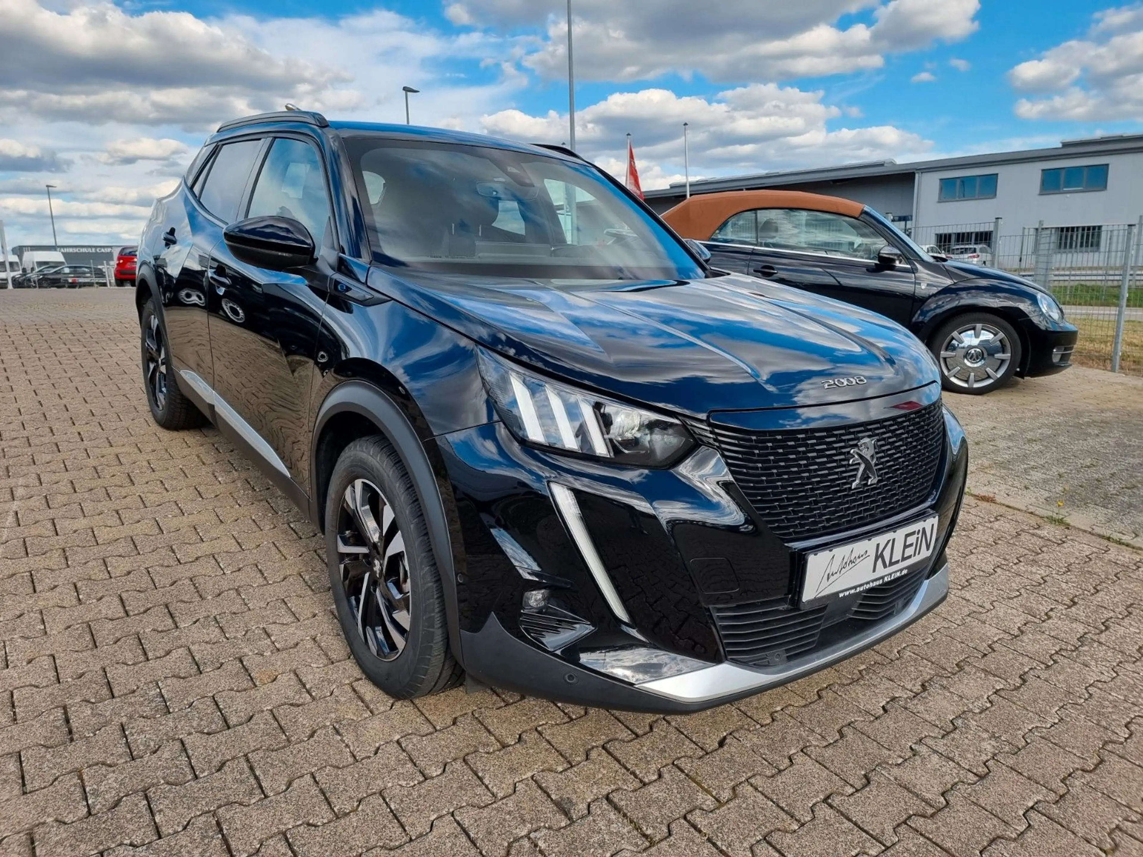 Peugeot 2008 e-2008 GT Elektro *LED*CAM*SHZ*NAVI*CARPLAY*ACC* — photo 9