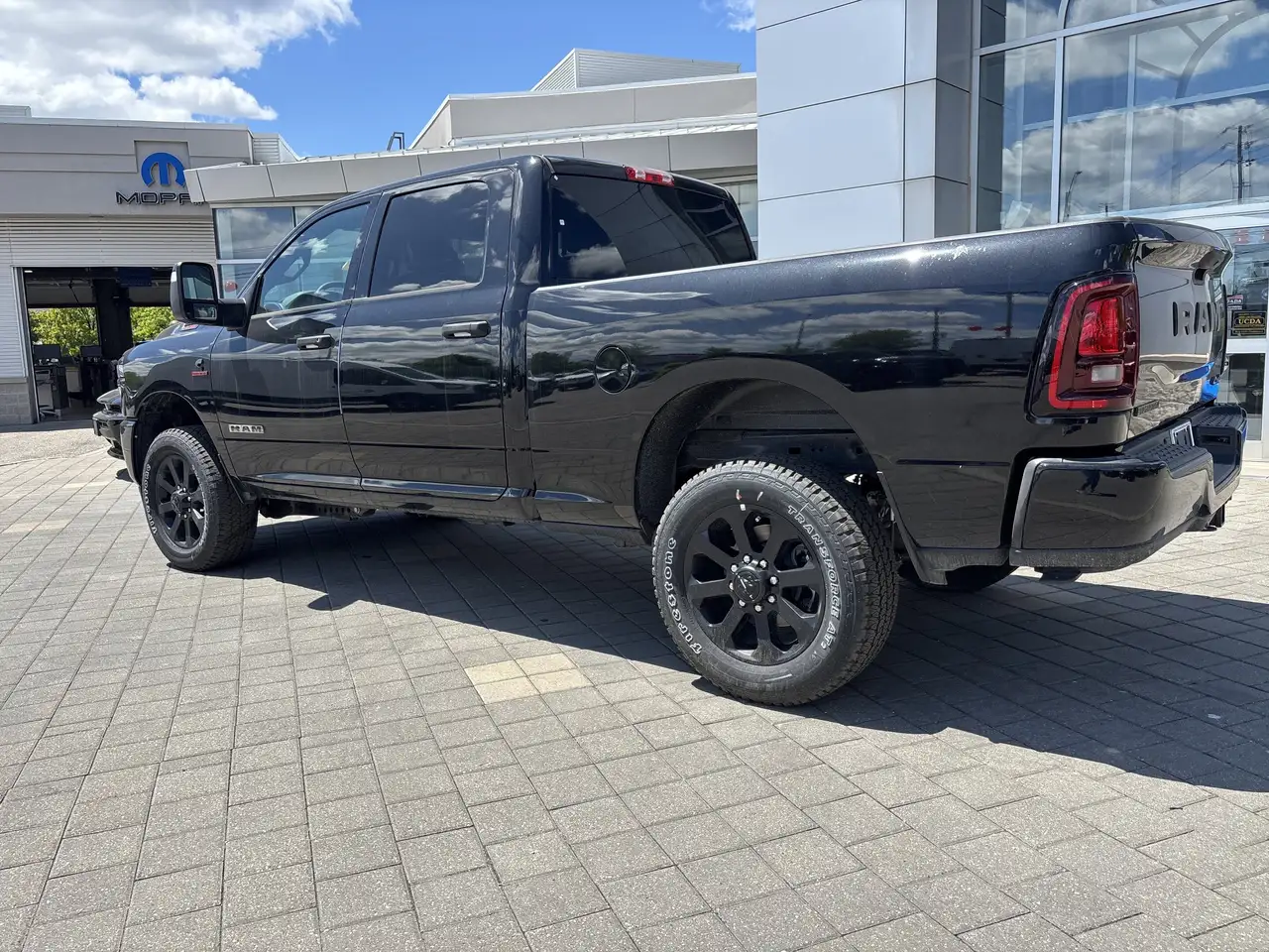 RAM 2500 снимка RAM 2500