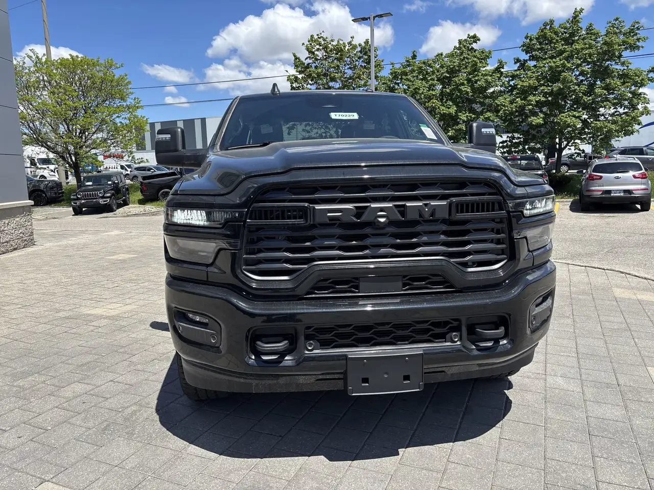 RAM 2500 снимка RAM 2500