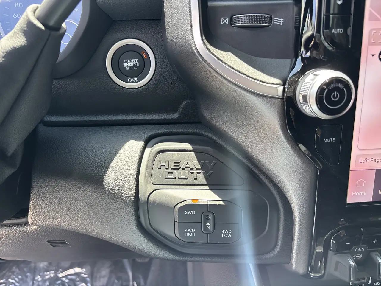 RAM 2500 снимка RAM 2500