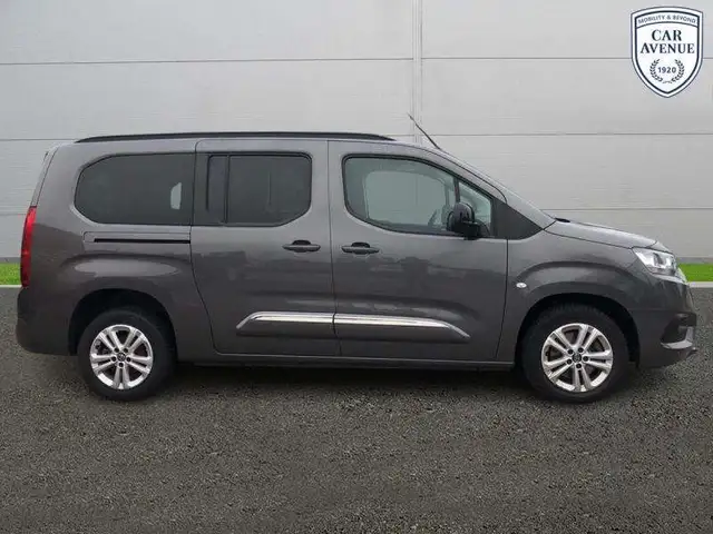 Toyota Verso MPV