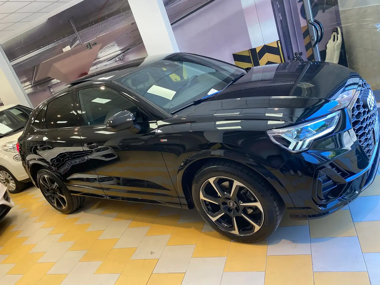 Audi Q3 Sportback 35 2.0 tdi S line edition s-tronic Noir - 2