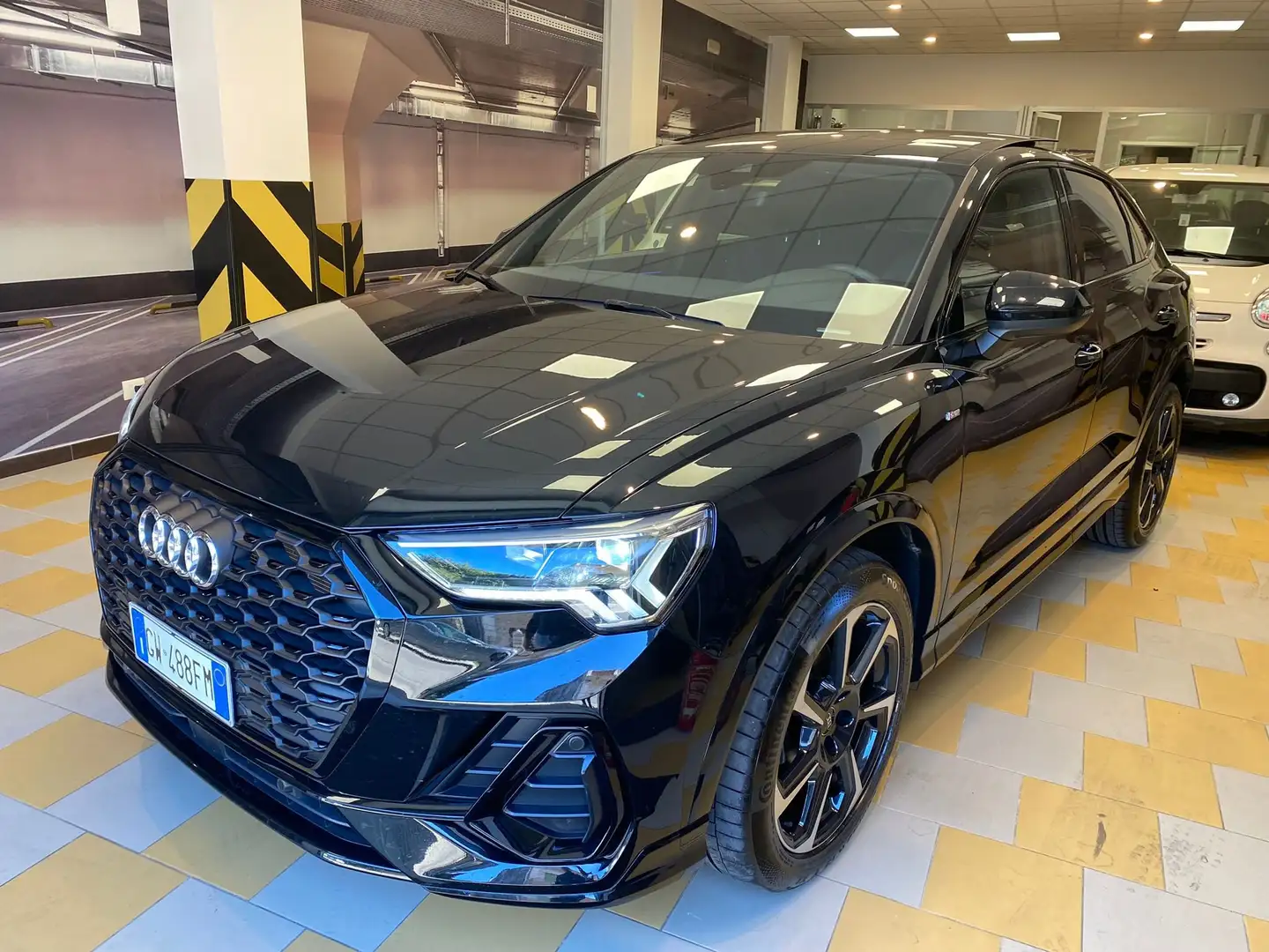 Audi Q3 Sportback 35 2.0 tdi S line edition s-tronic Noir - 1