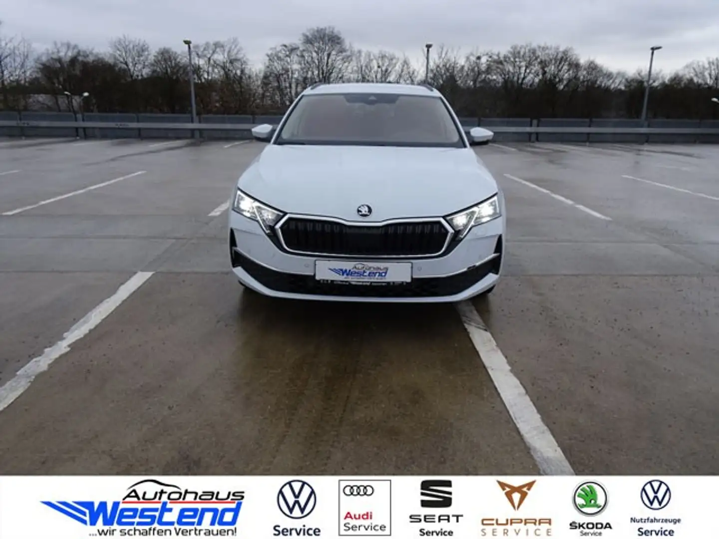 Skoda Octavia Combi Selection 2.0l TDI 110kW DSG LED Klima Weiß - 1