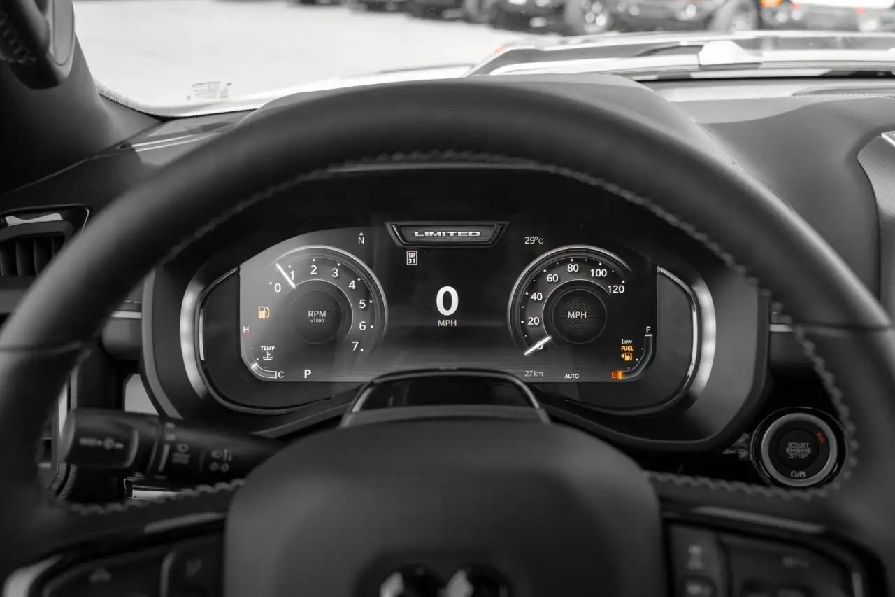 RAM 1500 снимка RAM 1500