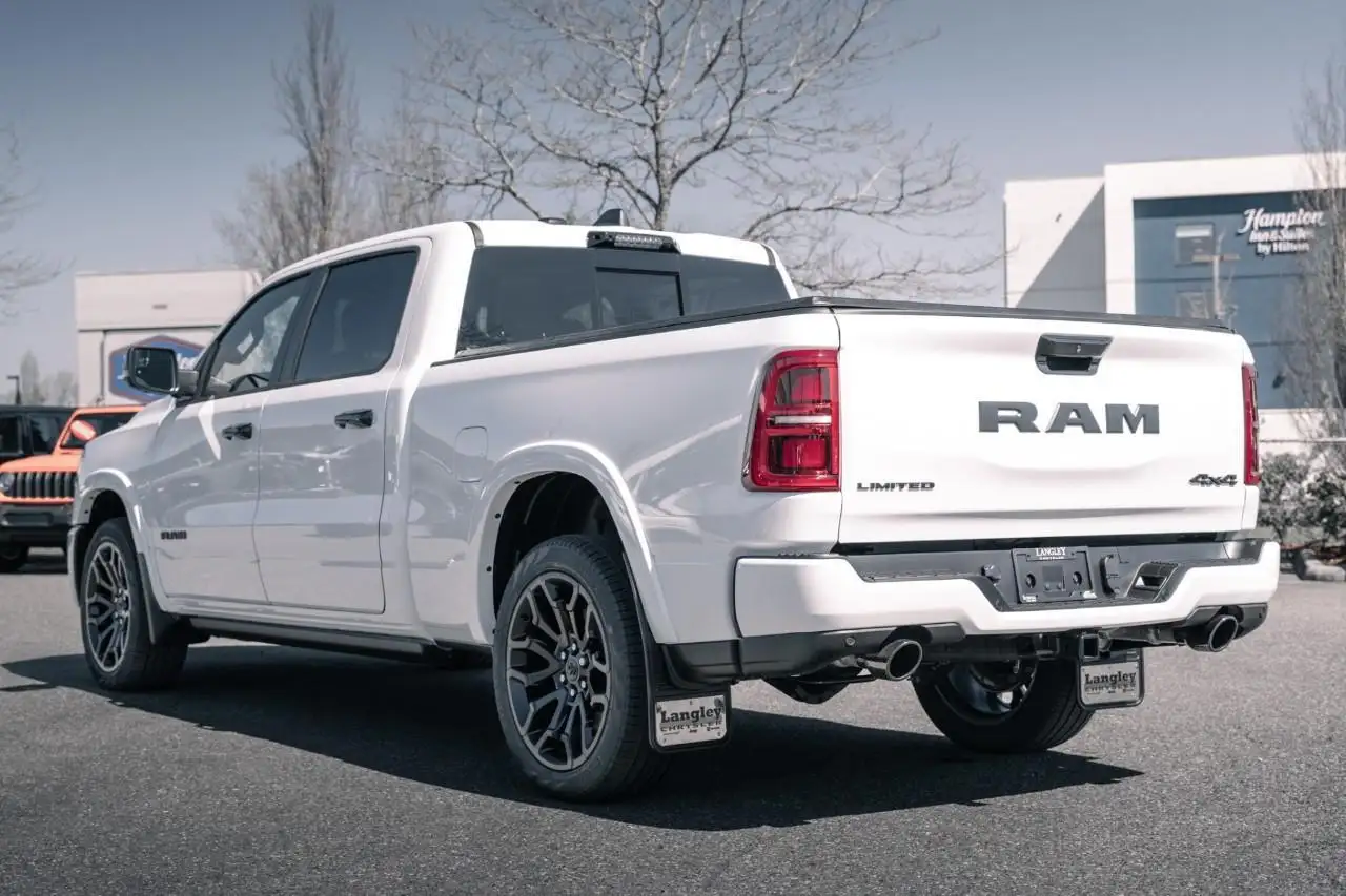 RAM 1500 снимка RAM 1500