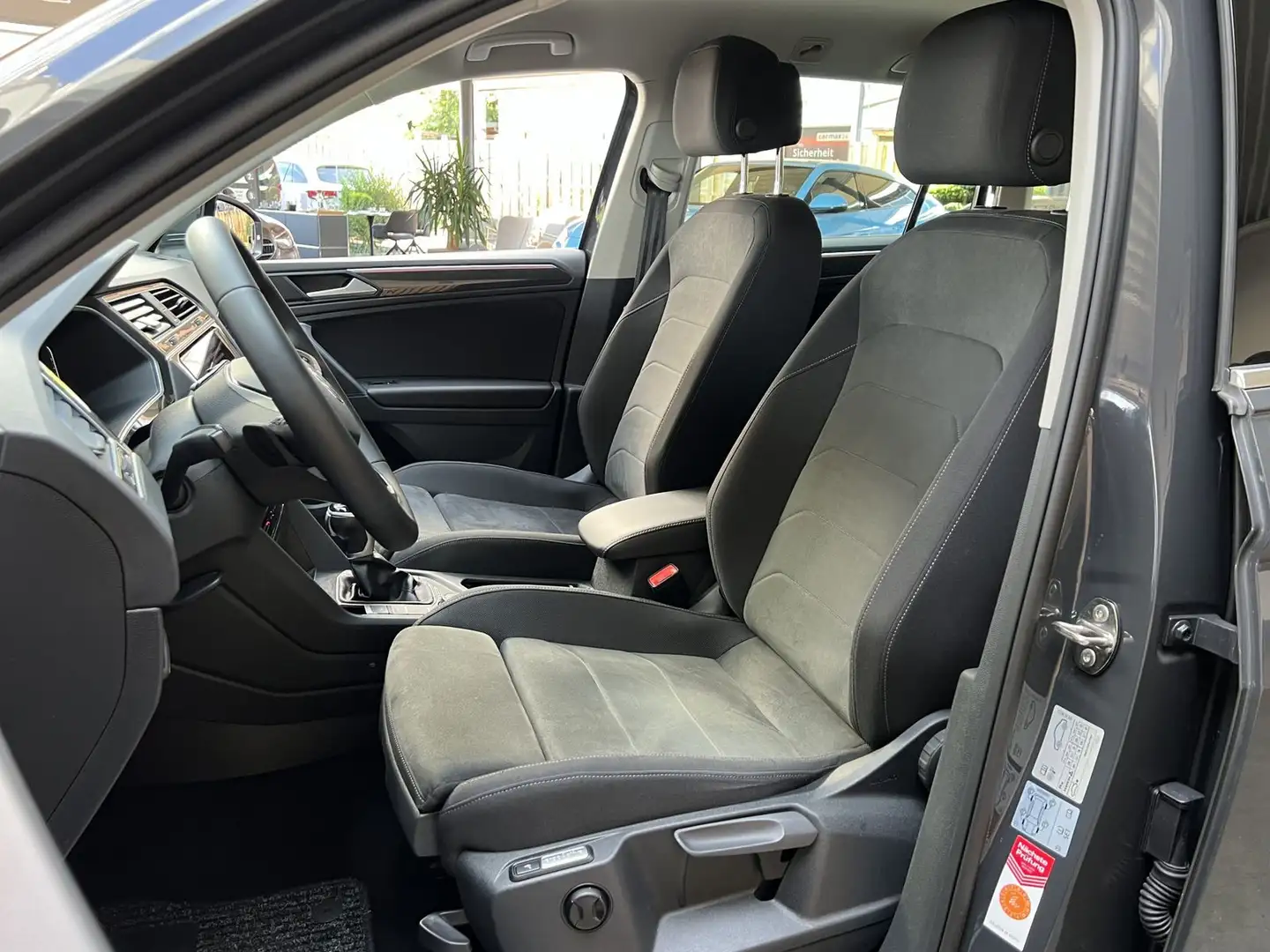 Volkswagen Tiguan Elegance 4M DSG Led-alc Navi Kamera AHK Grigio - 2