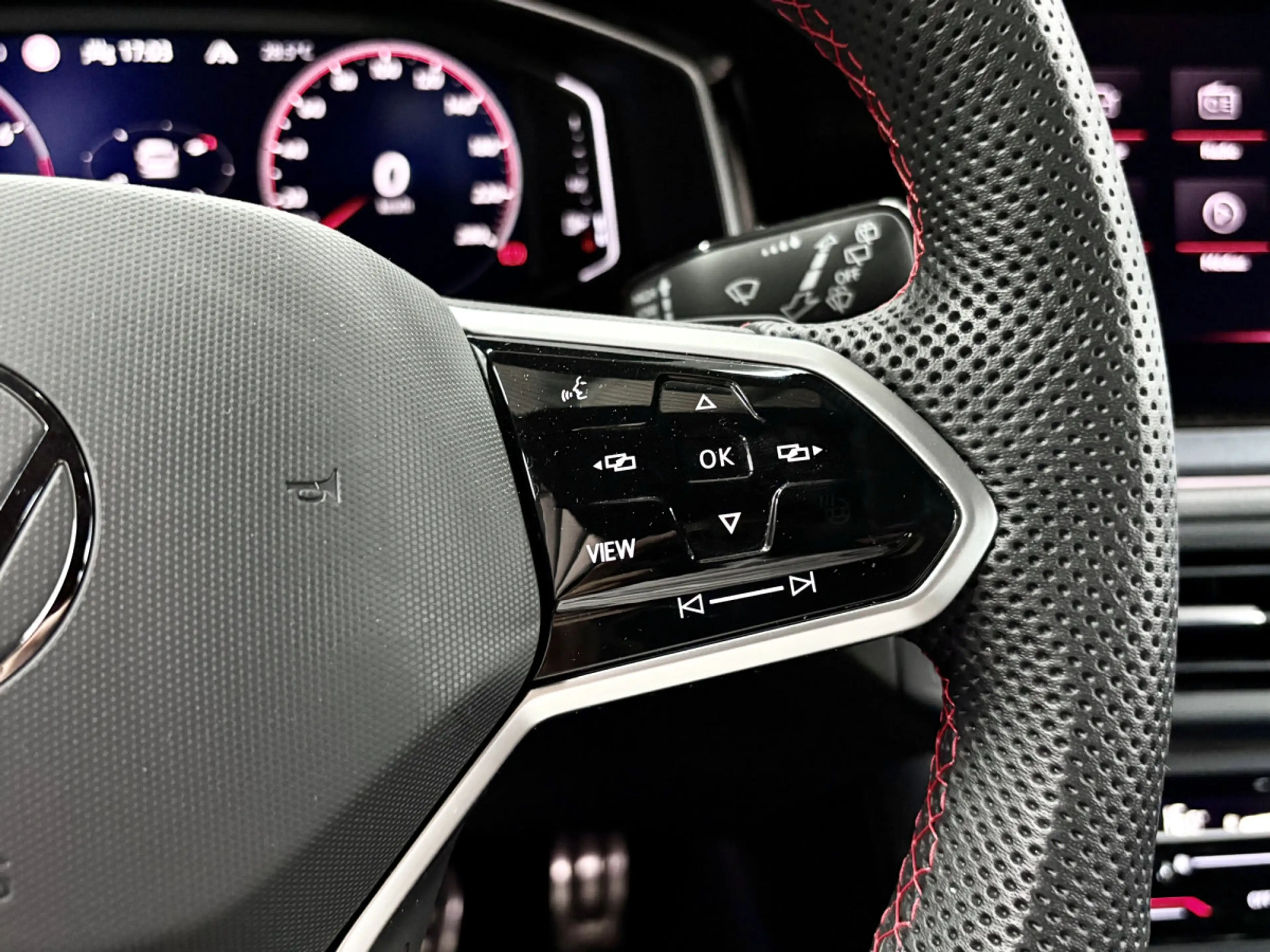 Volkswagen Polo GTI 2.0 TSI 207 CV DSG7 * MATRIX *ACC* CARPLAY** — photo 10