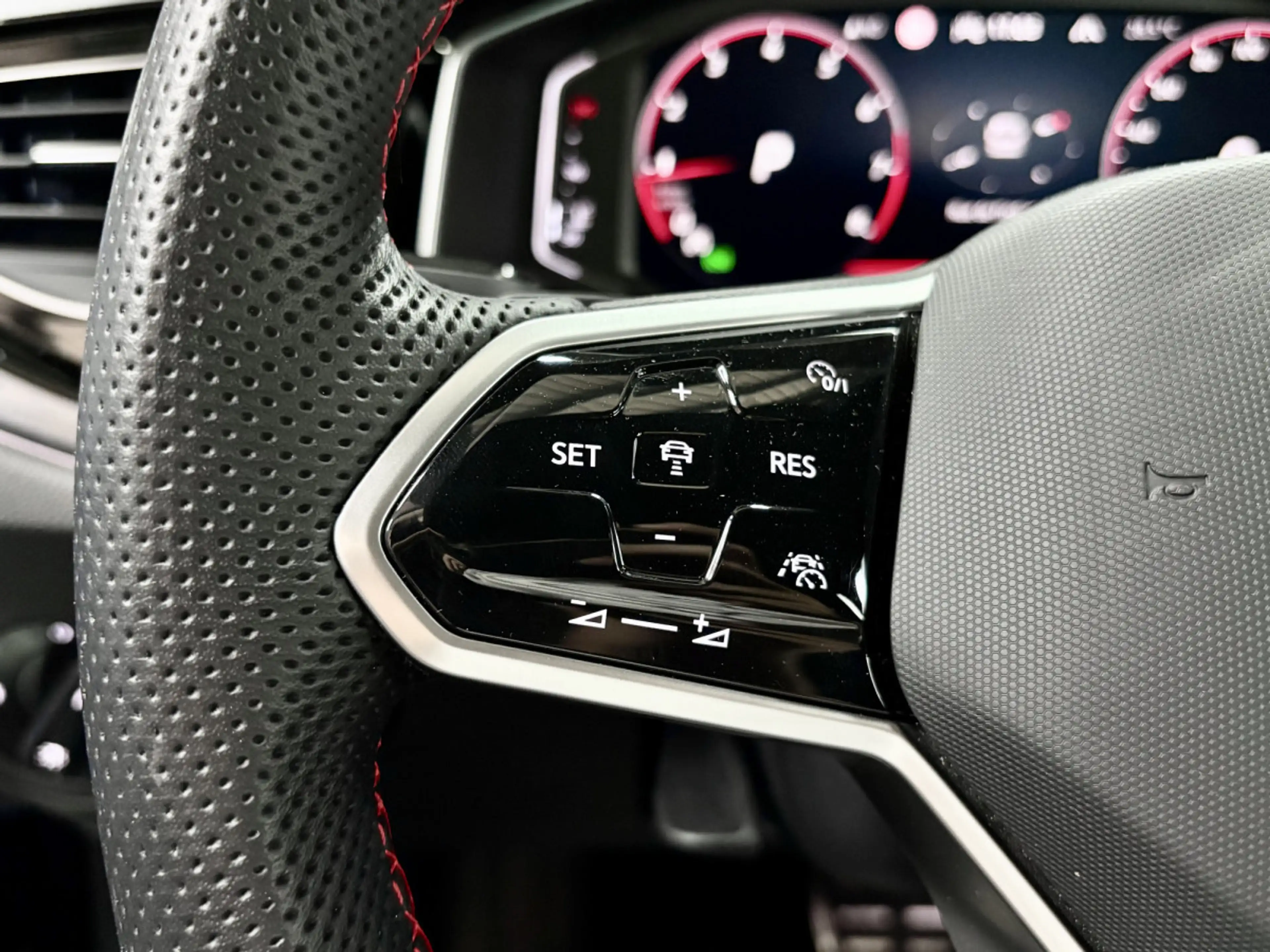 Volkswagen Polo GTI 2.0 TSI 207 CV DSG7 * MATRIX *ACC* CARPLAY** — photo 9