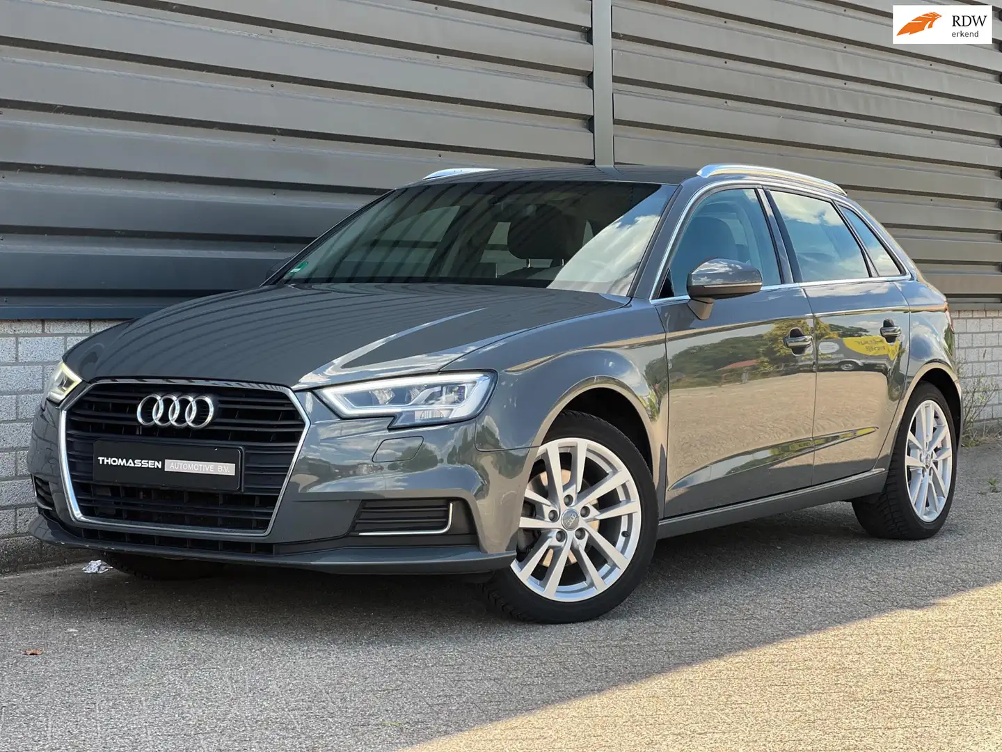 Audi A3 Sportback 1.4 TFSI CoD Design Pro Line Navi Cruise Grijs - 1