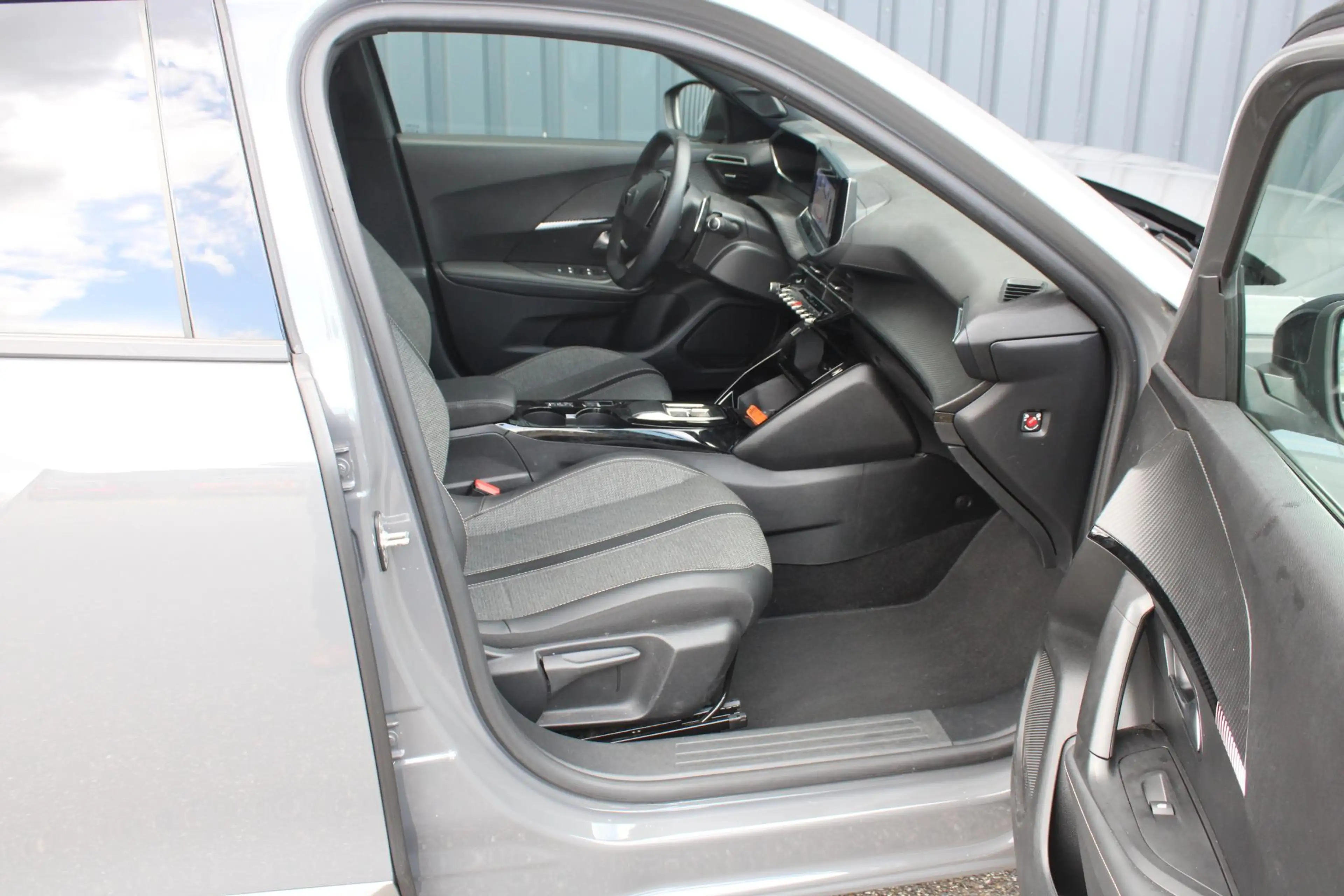 Peugeot 2008 1.2 PureTech 130 Allure Stoelverwarming voor | DAB — photo 13