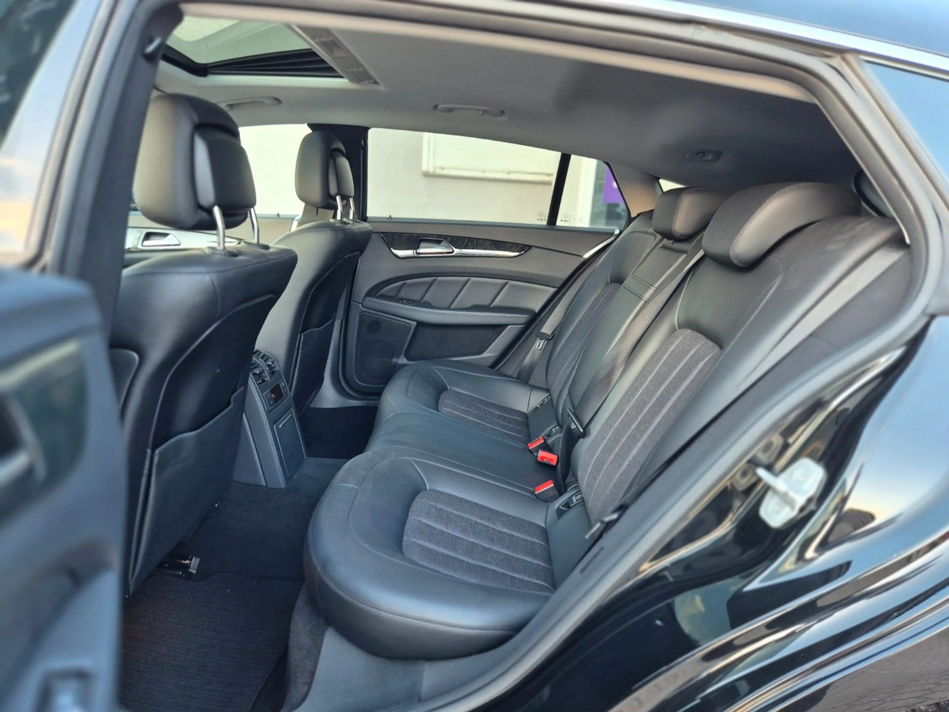 Mercedes-Benz CLS CLS 350d Shooting Brake Multibeam 19" AMG 360° — photo 10