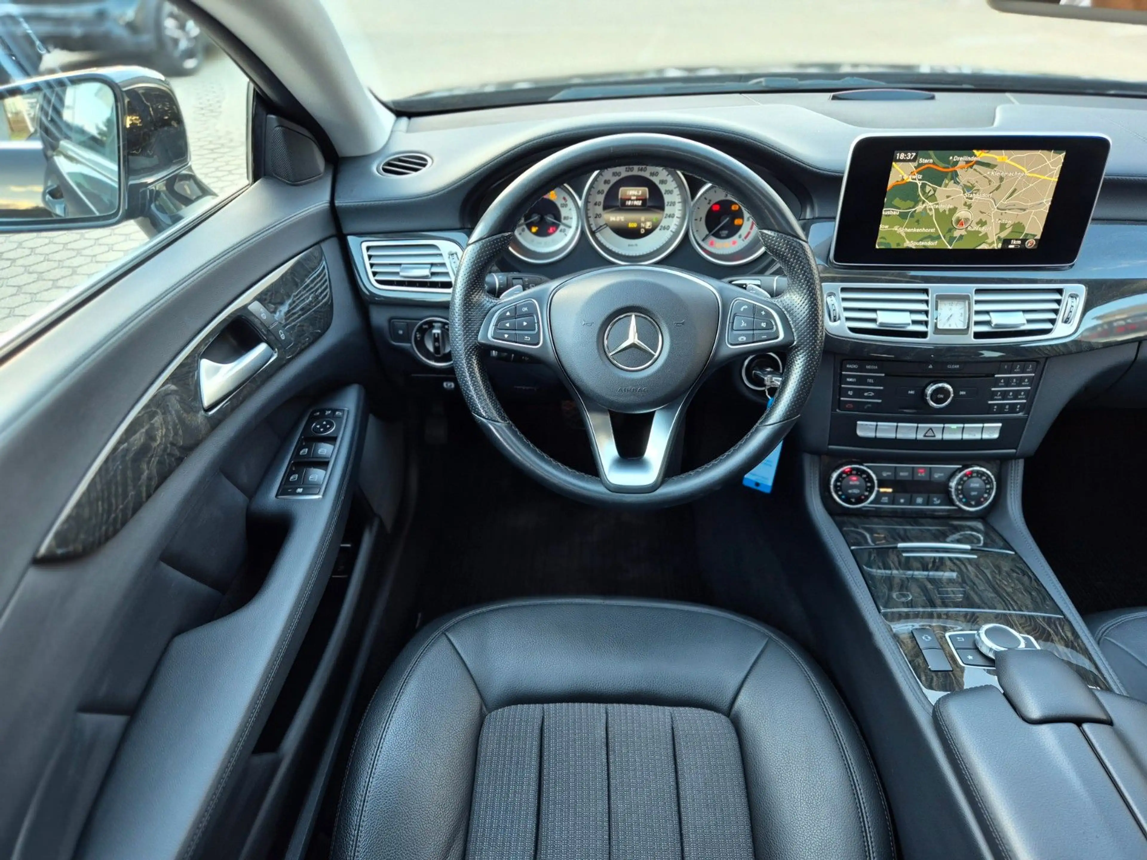Mercedes-Benz CLS CLS 350d Shooting Brake Multibeam 19" AMG 360° — photo 12
