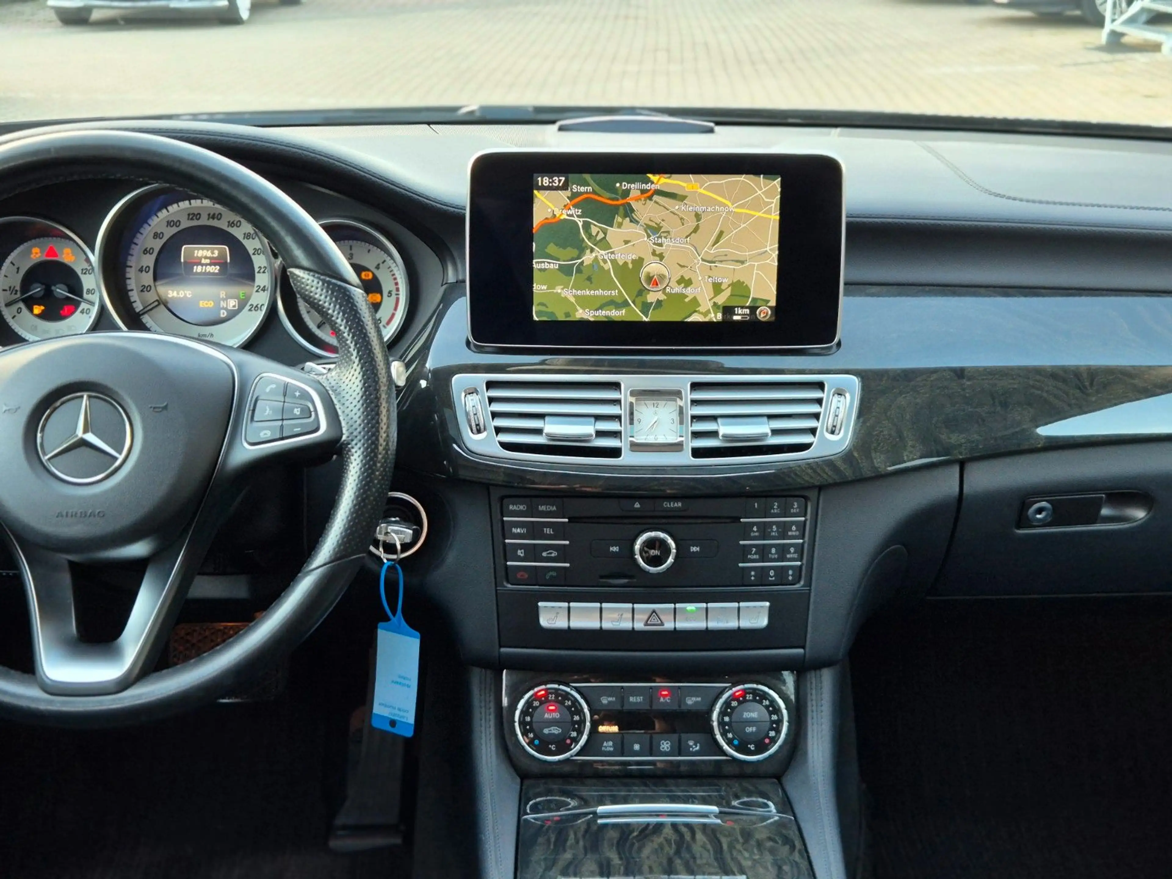 Mercedes-Benz CLS CLS 350d Shooting Brake Multibeam 19" AMG 360° — photo 13