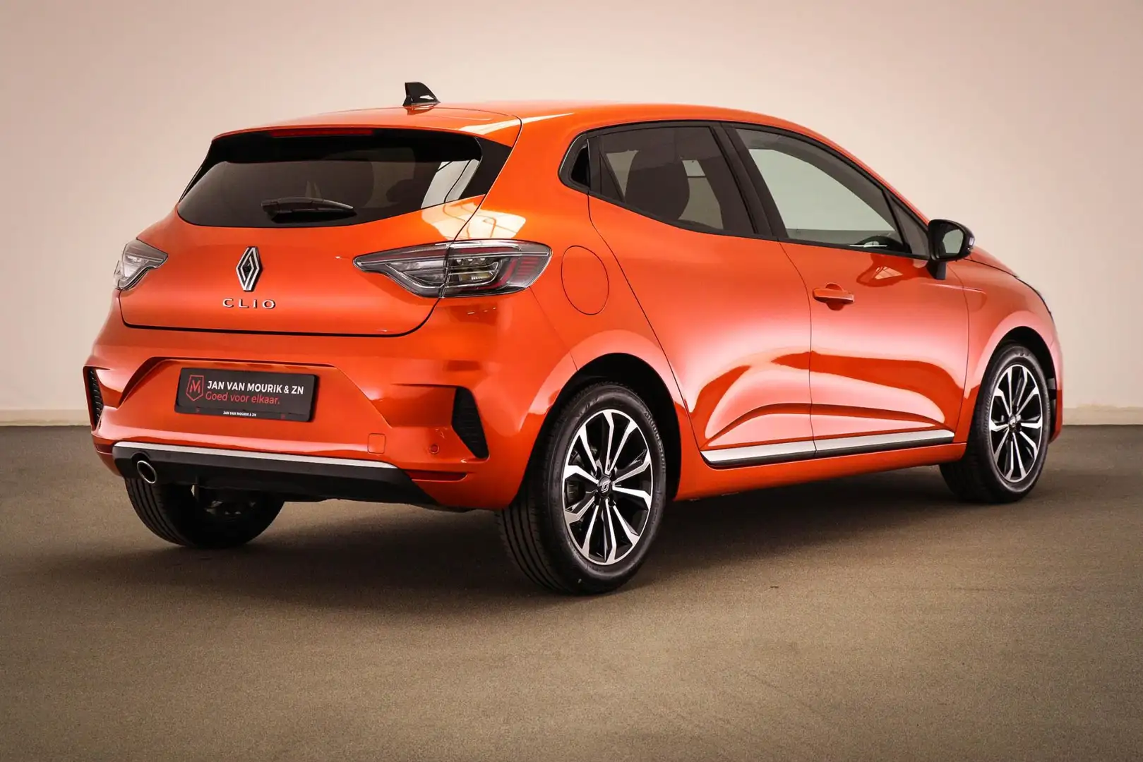 Renault Clio 1.0 TCe 90 GPF techno | WINTER / NAVIGATIE- PACK | Oranje - 2