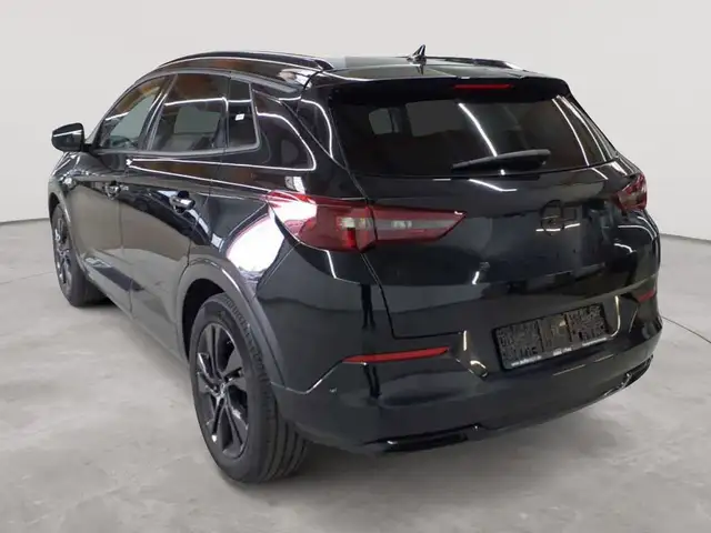 Opel Grandland view 5