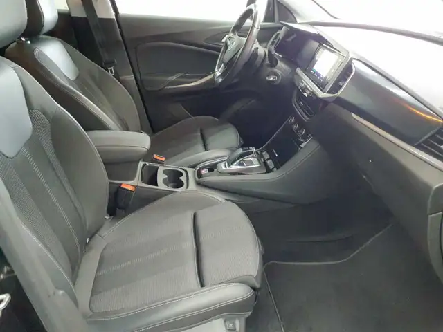 Opel Grandland view 8