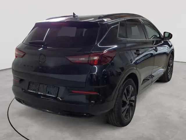 Opel Grandland view 4