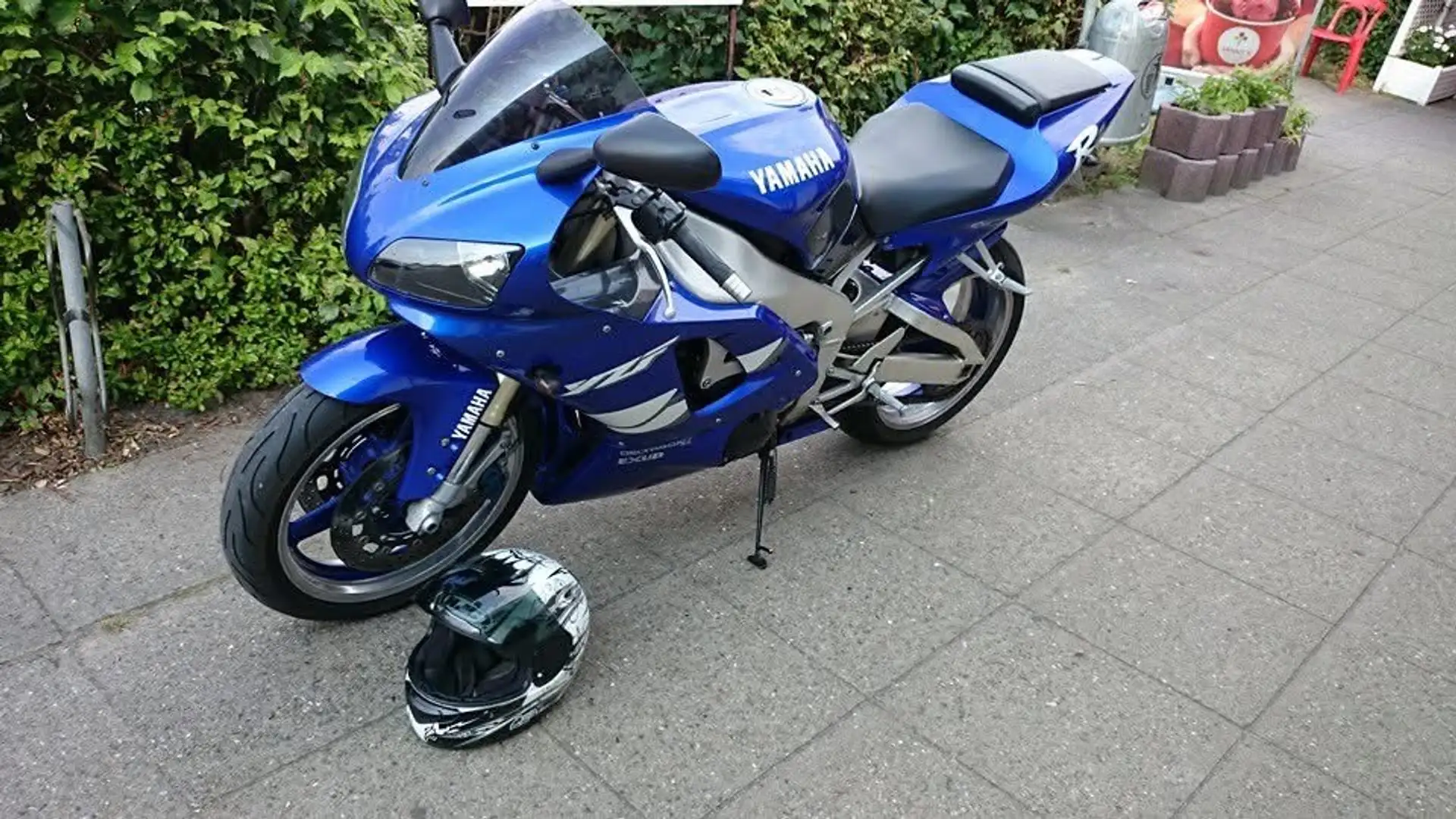 Yamaha YZF-R1 Albastru - 1