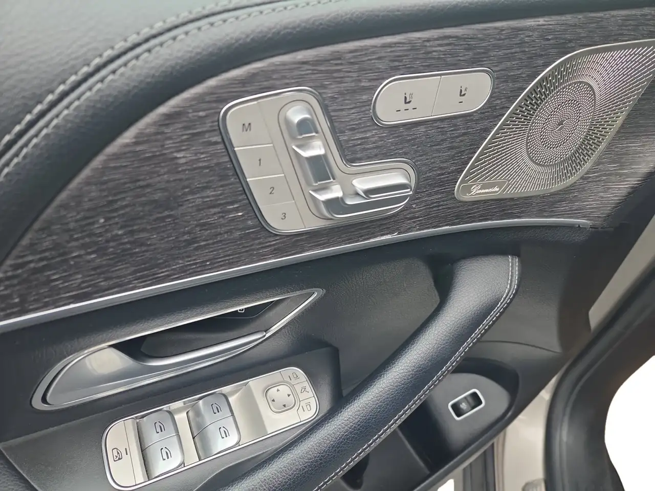 Mercedes-Benz GLE снимка Mercedes-Benz GLE