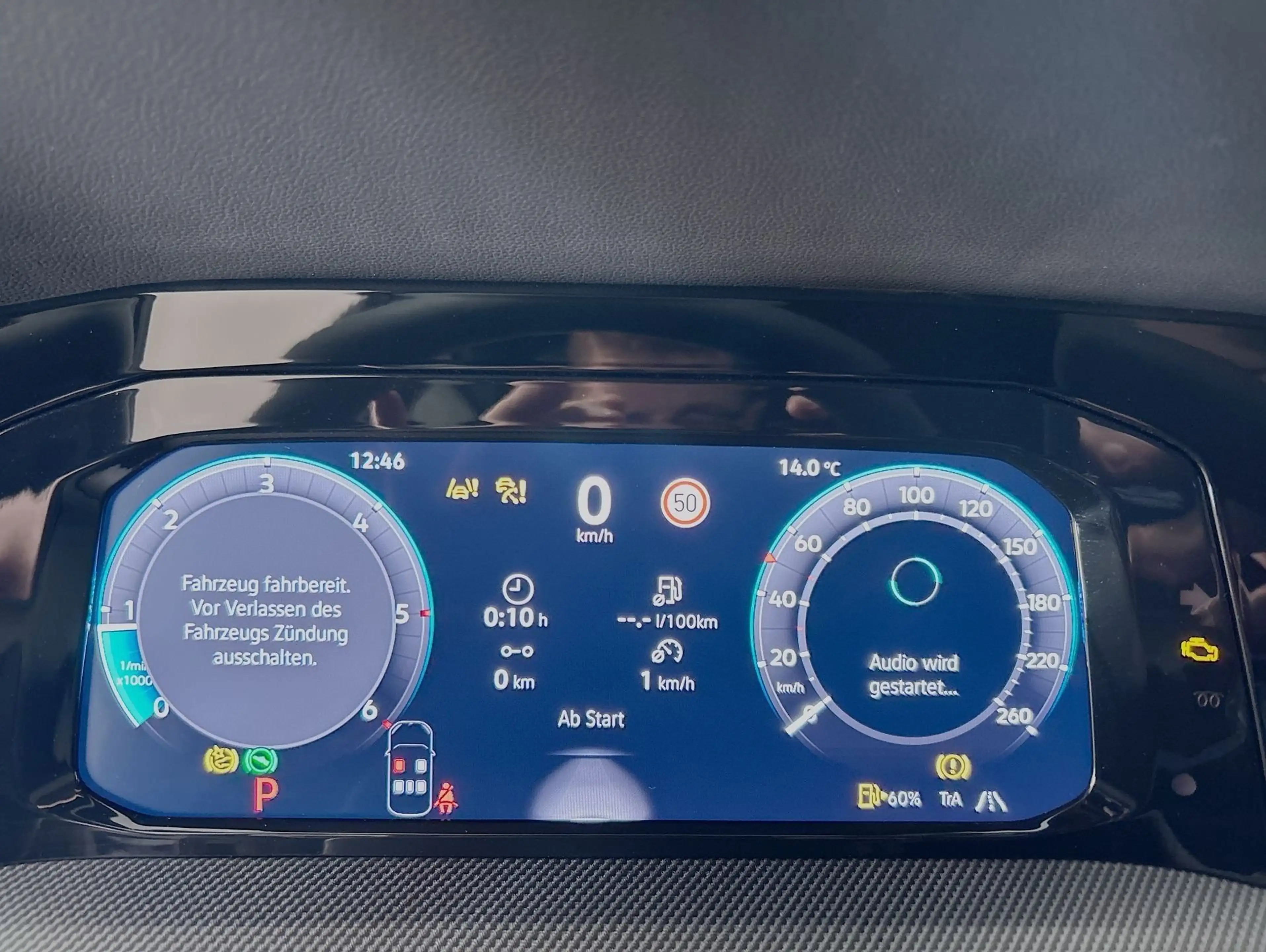 Volkswagen Golf Variant R-Line 2.0 l TDI DSG CarPlay Pano — photo 8