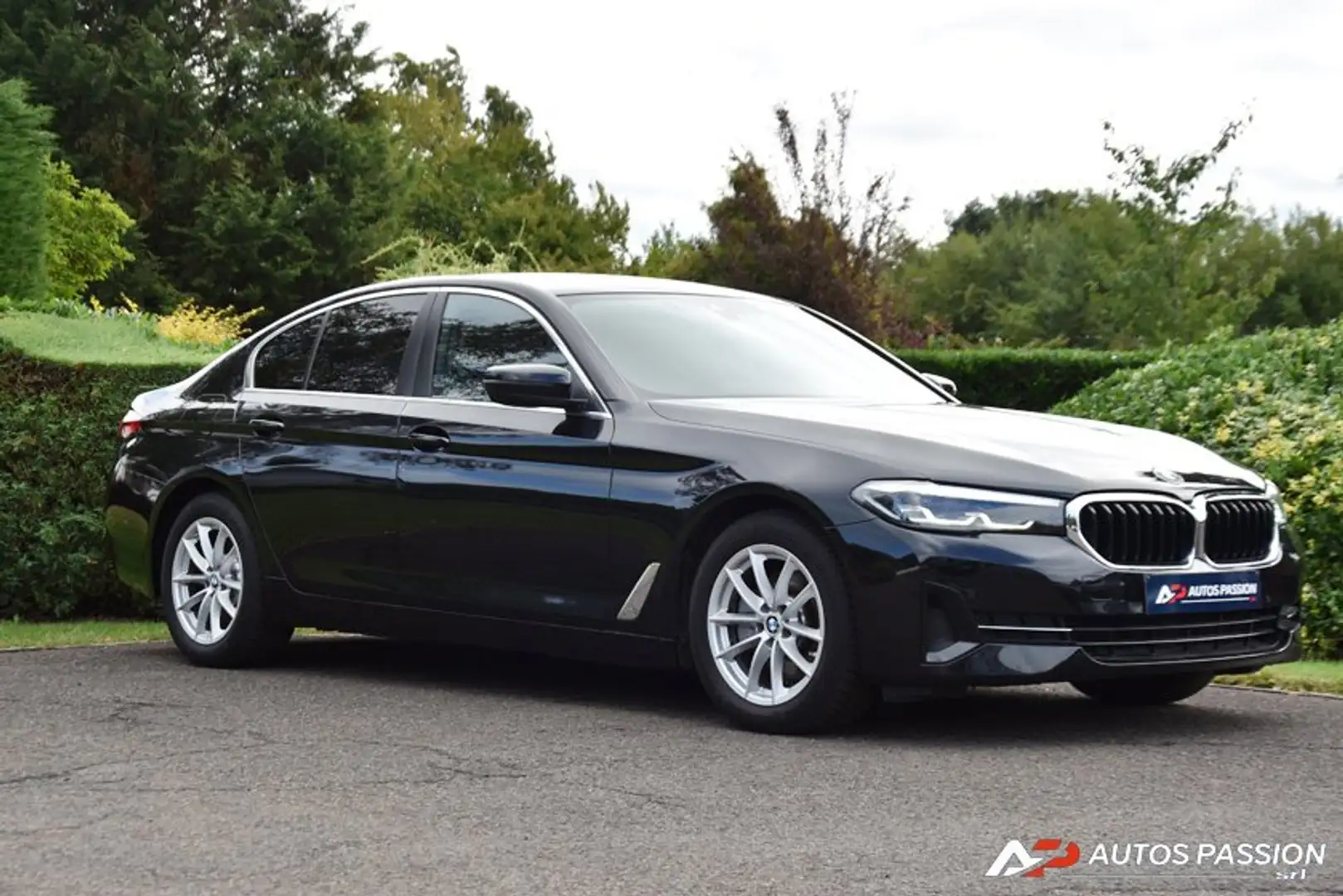 BMW 518 dA Business | Carplay | Caméra | Volant M Zwart - 2