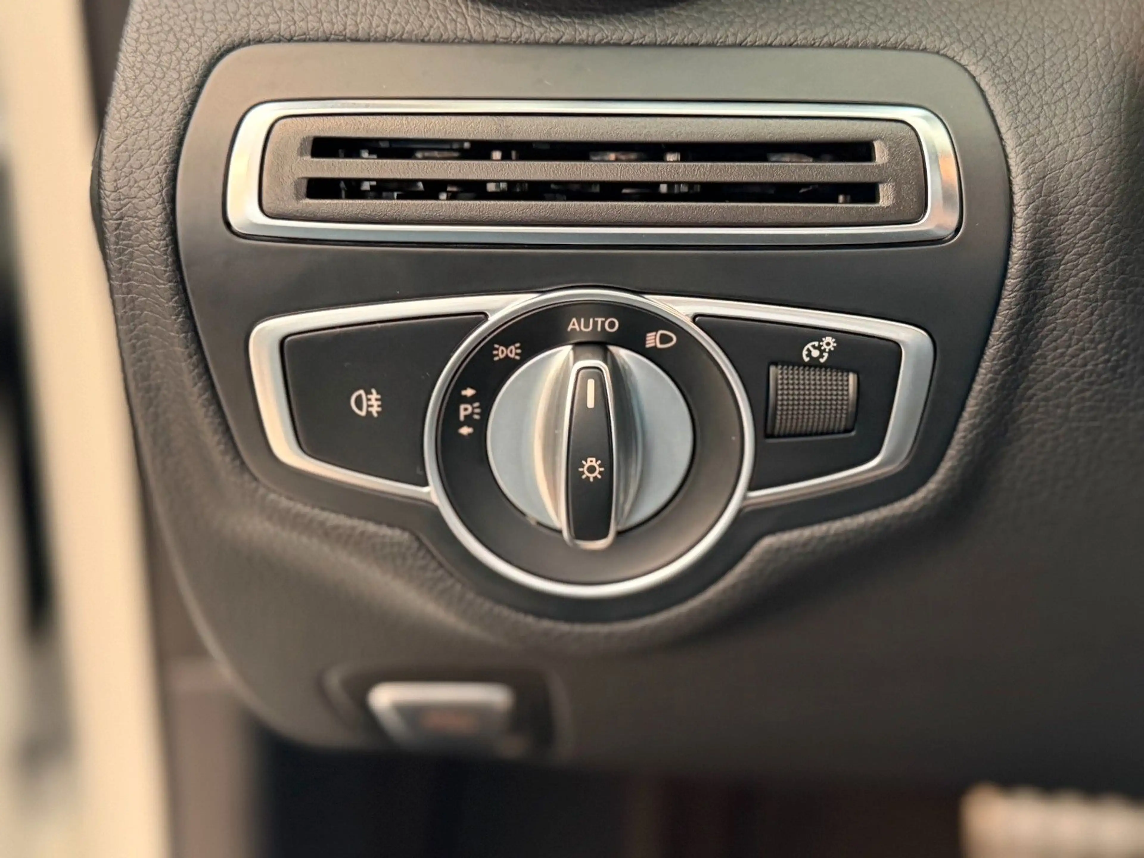Mercedes-Benz C 220 d T 4-Matic AMG 9G-Tr. Rü-Ka AHK LED SHZ — photo 17