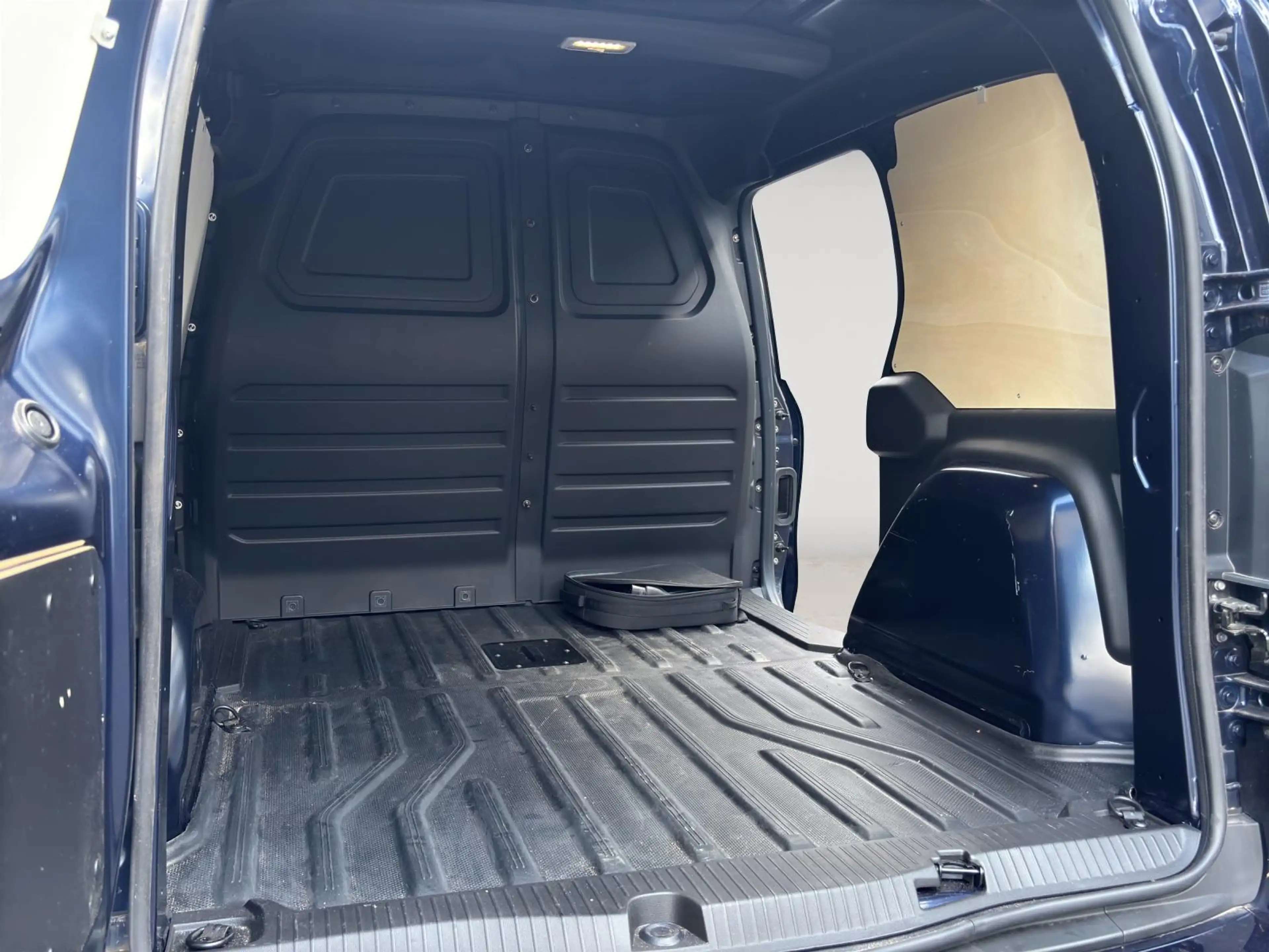 Mercedes-Benz Citan eCitan 112 Select L1 51 kWh — photo 15