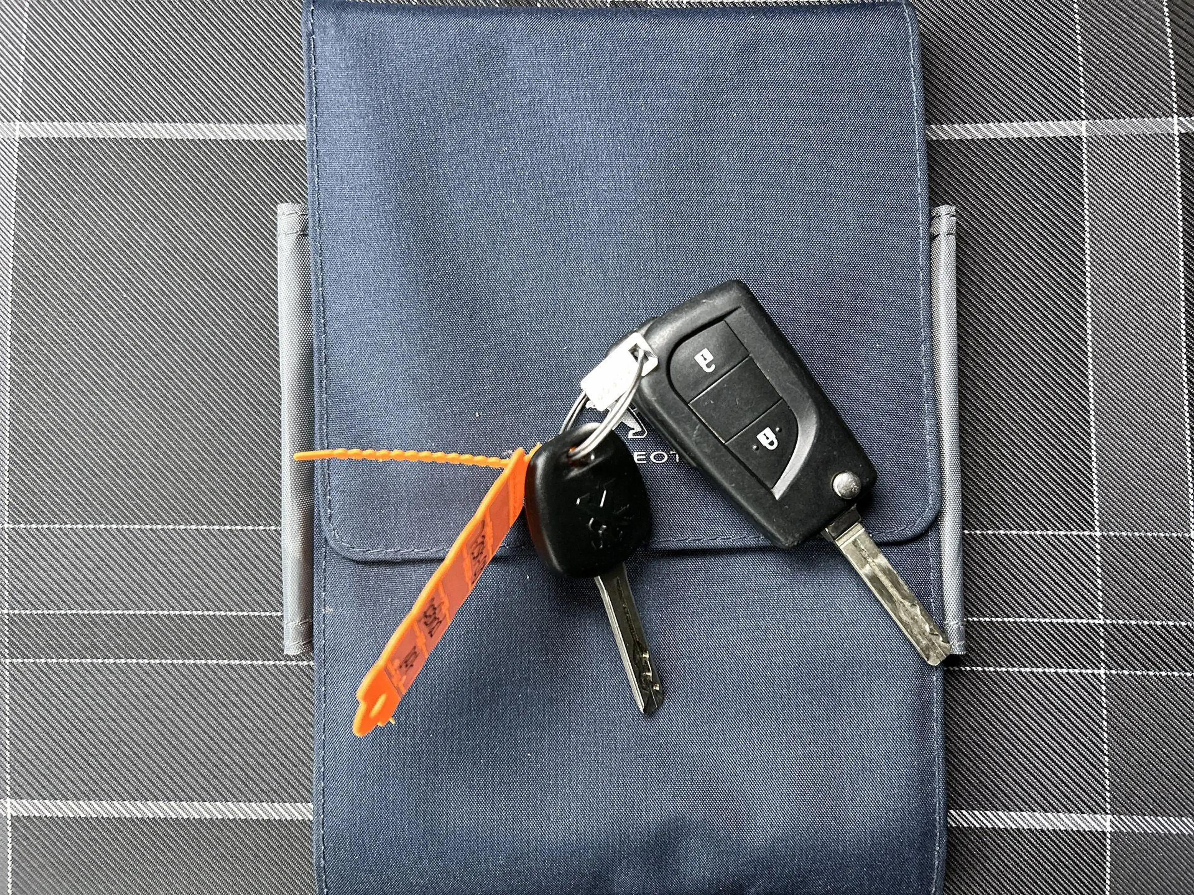 Peugeot 108 1.0 e-VTi Blue Lion — photo 12