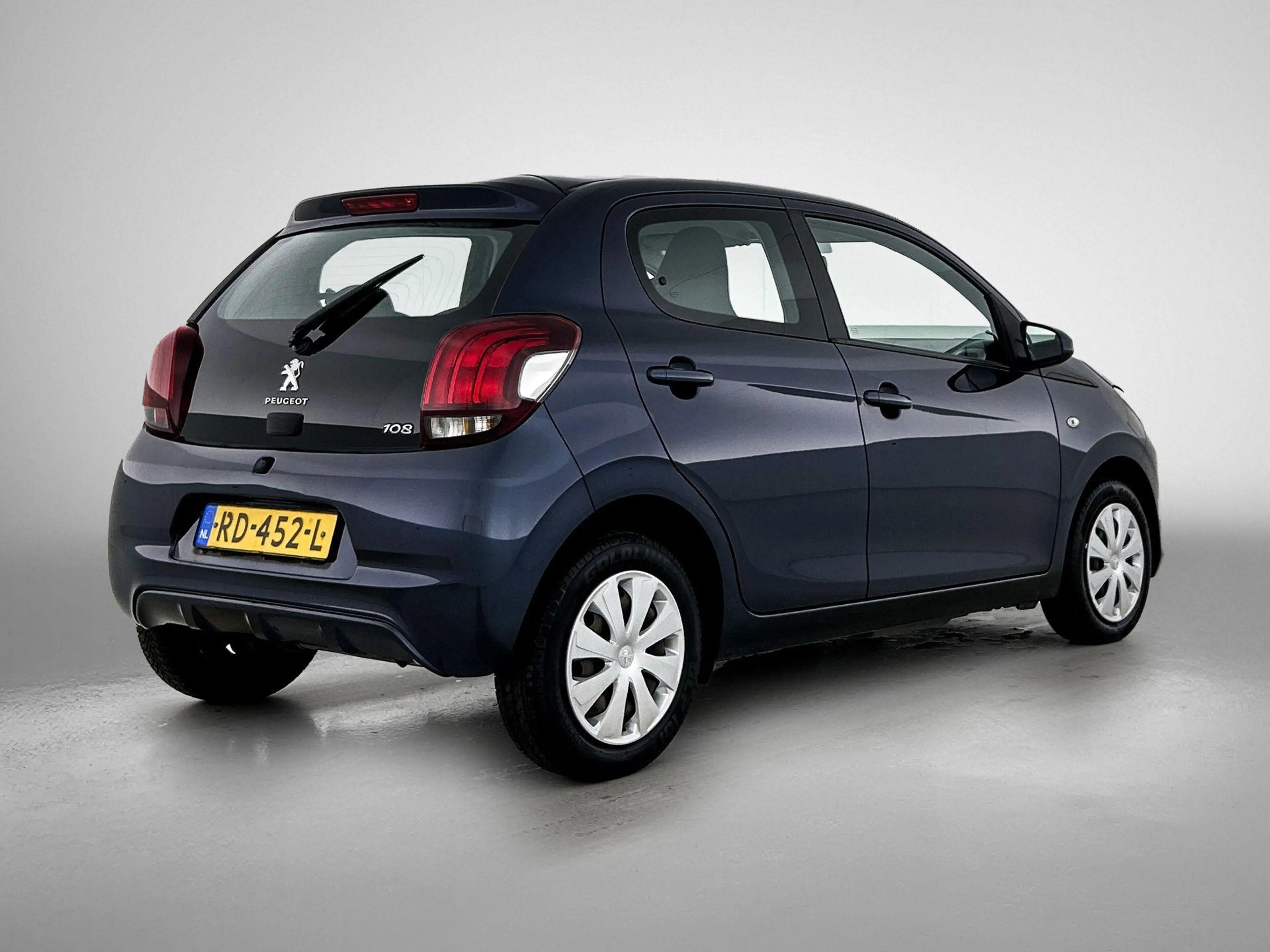 Peugeot 108 1.0 e-VTi Blue Lion — photo 4
