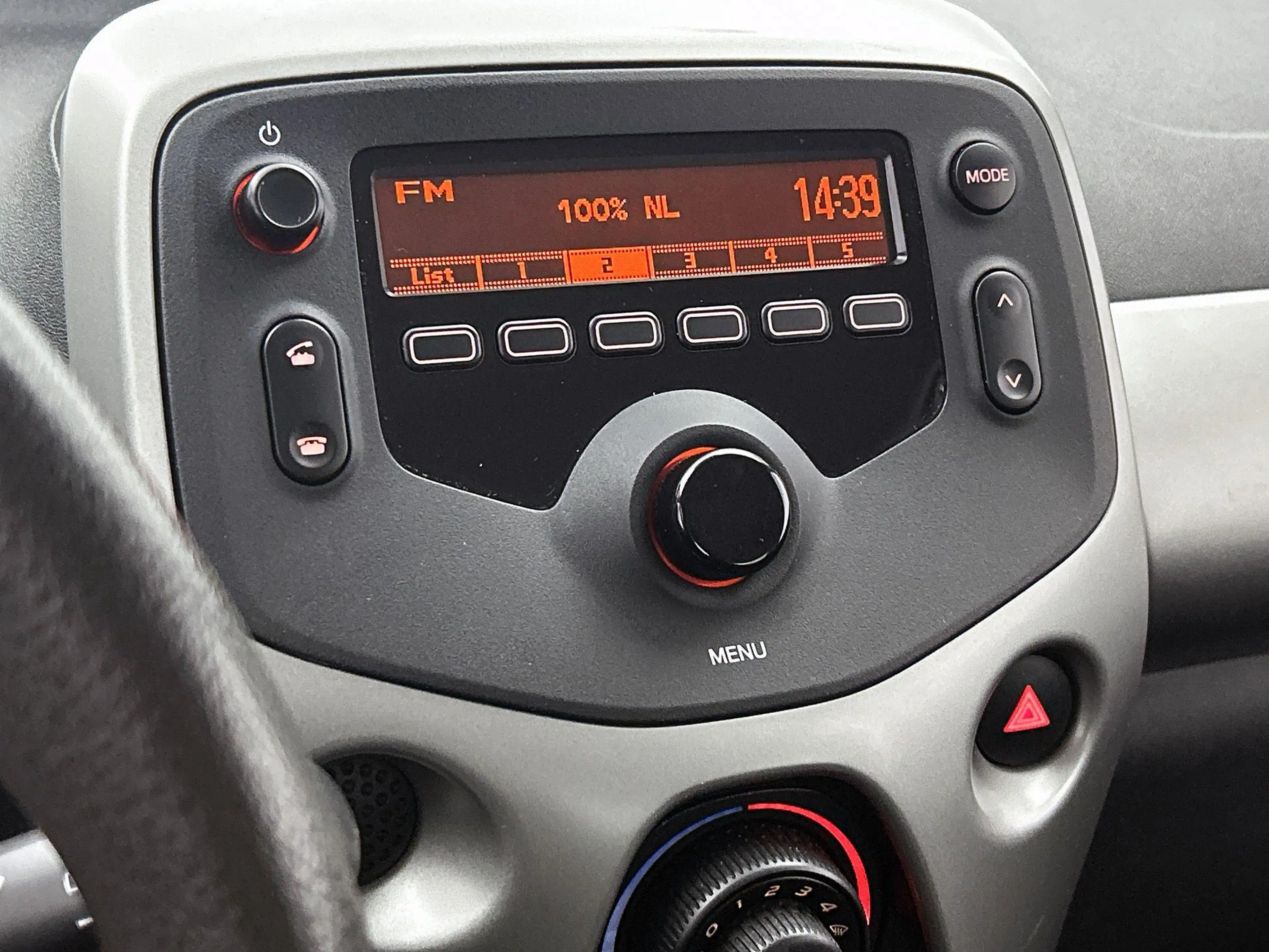 Peugeot 108 1.0 e-VTi Blue Lion — photo 6