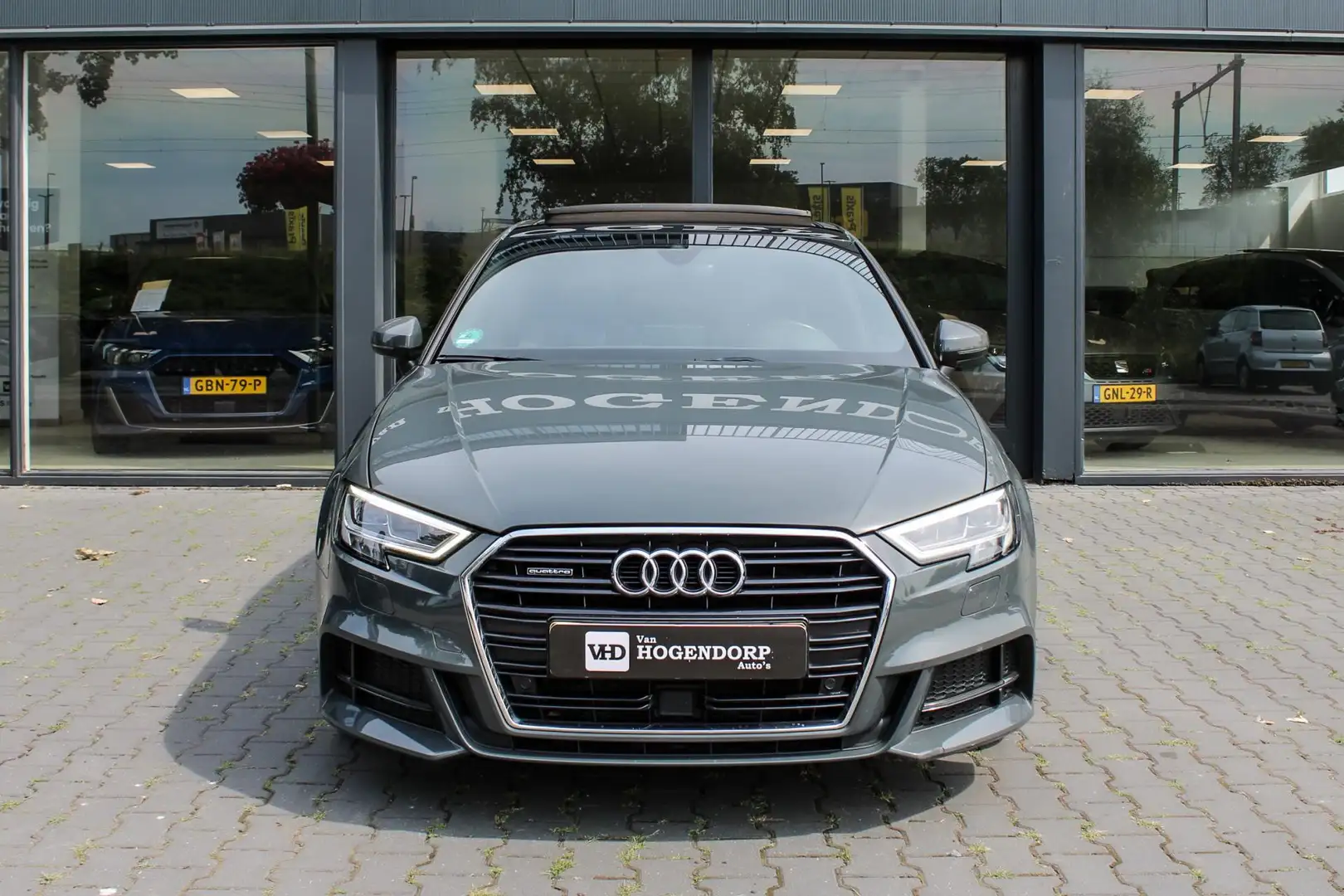 Audi A3 SPORTBACK S Line Quattro PANO NAVI B&O LED VIRTUAL Gris - 2