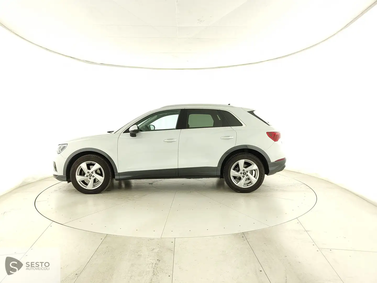 Audi Q3 II 2018 35 2.0 tdi Business Advanced quattro s-tr Weiß - 2